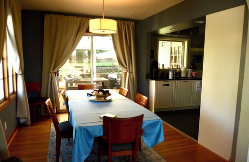 Mount Tabor House | Soothing 2-bedroom house with AC in SE Portland.