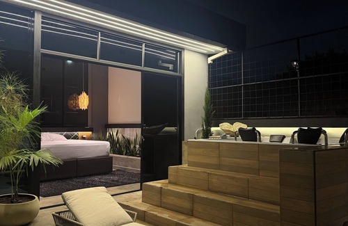 El Castillo House | Soothing 4-bedroom house with WiFi in Medellín