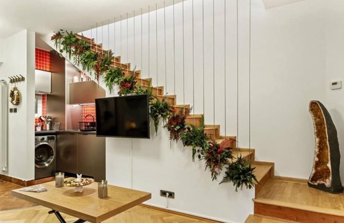 Bucharest City-Centre Villa | Soothing cozy villa with AC in vibrant București