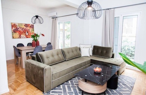 Kifisia Apartment | Sophisticated Apt in Charming Kifisia