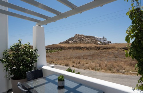 Monolithos Villa | Sophisticated Santorini Suite | Two Bedroom Suite with Private Hot Tub