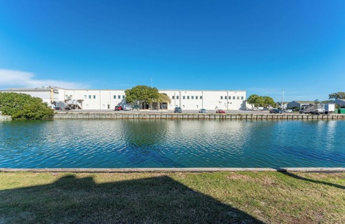 Holiday Isle House | Sophisticated TH Shoreline Towers WALK 2 beach
