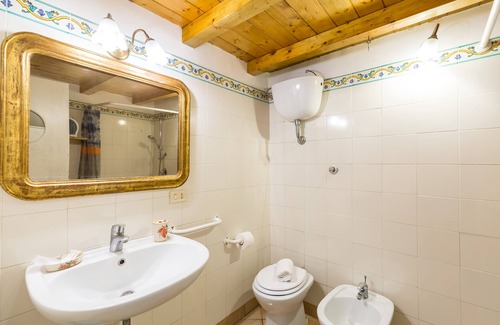 Montecalvario Apartment | Soriano 34 - Cozy and Central by Napoliapartments