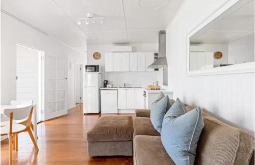 Sorrento House | Sorrento Beach Cottages No. 2 - in the heart of Sorrento