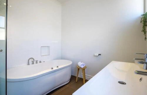 Sorrento House | Sorrento Beach Cottages No. 2 - in the heart of Sorrento