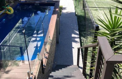 Sorrento Villa | SORRENTO GETAWAY HOLIDAY HOUSE - POOL, COURT, VIEW