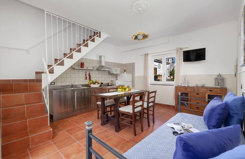 Sorrento House | SORRENTO HOUSE