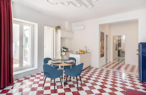 Sorrento Historic Centre Apartment | SorrentoVibes - Luxury New Sorrento Home with Terrace - Sleeps 12
