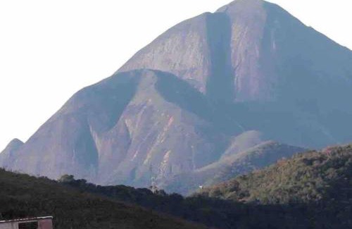 Posse House | Sossego aos pés da Pedra do Elefante