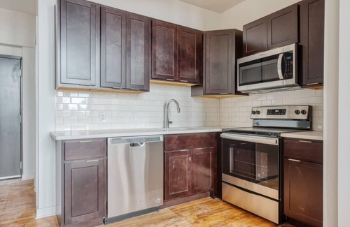 West Philadelphia Apartment | Sosuite | 2BR Loft w W/D, Gym, Lounge