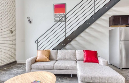 West Philadelphia Apartment | Sosuite | 2BR Loft w W/D, Gym, Lounge