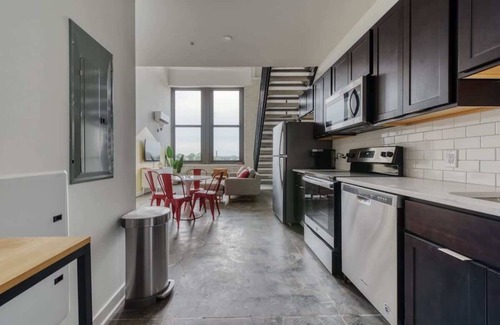 West Philadelphia Apartment | Sosuite | 2BR Loft w W/D, Gym, Lounge