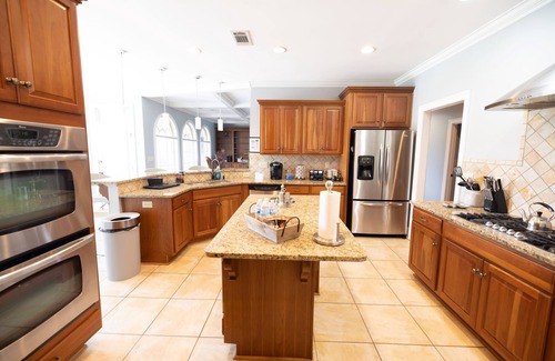 Hope Hull House | SOULBEATZ! Country Setting W/Pool by The Airport