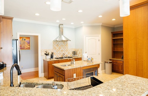 Hope Hull House | SOULBEATZ! Country Setting W/Pool by The Airport