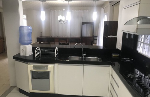 Centro House | SOUND/17 PEOPLE/5 BEDROOMS/4 VACANTS/AIR/POOL/BATHROOM/2 KITCHEN/2-ROOMS