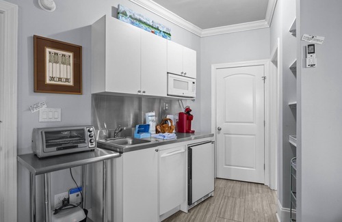 Morehead City Apartment | Sound Side Studio Apartment with Boat Slip (Bridgeview on Broad)