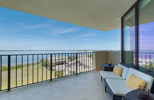 Pensacola Beach Condo | 🌊Sound Views-Steps2Beach-Pool-1BR Santa Rosa Dunes 1062🌊