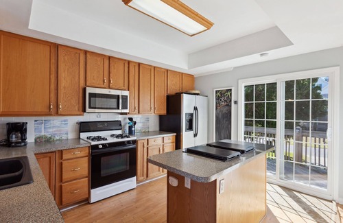 Brigands' Bay House | Soundfront Getaway w/Hot Tub – Dog Friendly