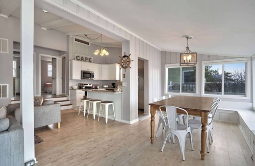 Wading River House | Soundview Beach House 4BR Panoramic Views