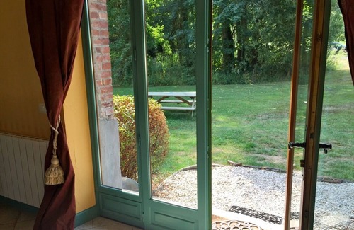 Chambly Cottage | Source cottage, this is the little house in the meadow!