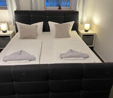 Gehlsdorf Apartment | Souterrain Monteurwohnung mit Sauna und Garten