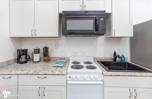 Huffman - O' Malley Apartment | South Anchorage All-inclusive Junior Suite