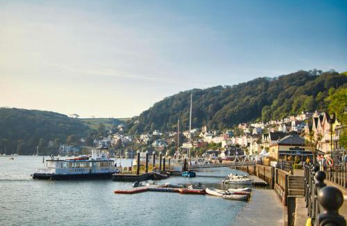 Galmpton House | South Devon - River Dart Views - Free Parking - Pet Friendly