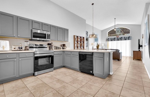 Bellavida House | South Facing Pool with Spa - Game room - 2 Suites - Prime Location