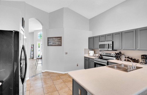 Bellavida House | South Facing Pool with Spa - Game room - 2 Suites - Prime Location