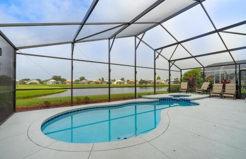 Crescent Lakes House | South Facing Private Pool with Lake View & Spa - Quiet Vacation Area - Family Friendly