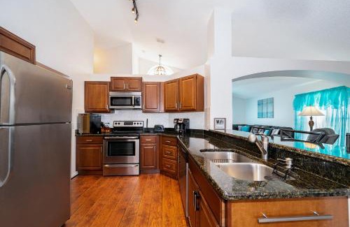 Crescent Lakes House | South Facing Private Pool with Lake View & Spa - Quiet Vacation Area - Family Friendly