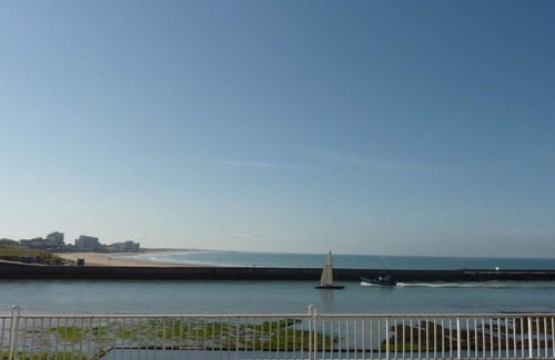 Saint-Gilles-Croix-de-Vie Apartment | South-facing apartment with view over the sea, beach, dune, harbour and channel