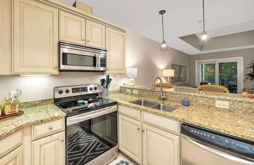 Demere Park Condo | South Island - Walk to beach, village & island’s best restaurants! FLETC-TDY