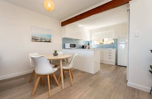 Port Elliot Villa | South Seas 5- Absolute Beachfront, Wifi, Views