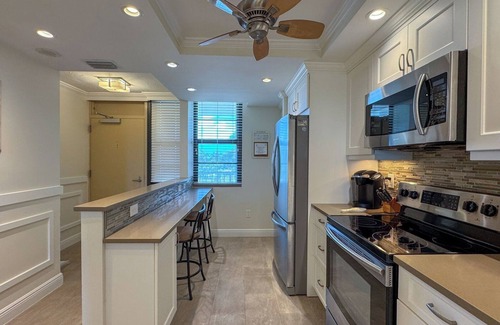 Marco Island Condo | South Seas Tower 3-401: (Locally Managed Rental)