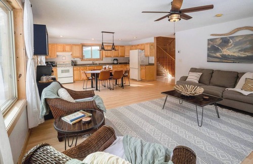 Herbster House | South Shore Chalet | Comfort and Fun By the Lake