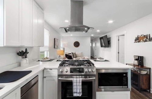 Delavan Lake House | South Shore Retreat: Green House - D