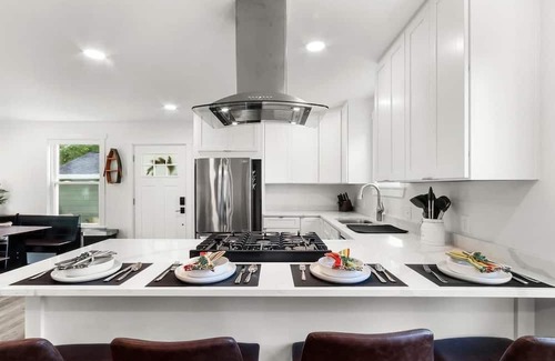 Delavan Lake House | South Shore Retreat: Green House - D