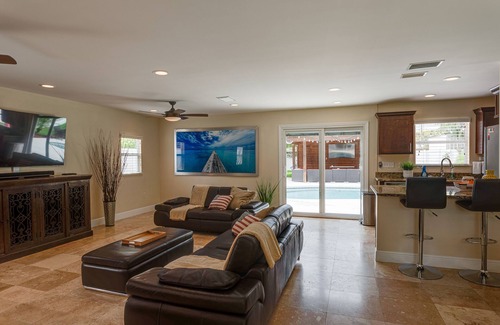 Sun Bay South House | South Tampa Pool and Cabana Home