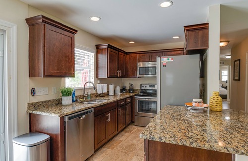 Sun Bay South House | South Tampa Pool and Cabana Home