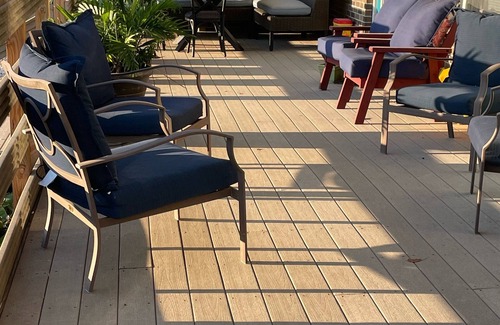 St. Joseph Apartment | Southern Charm 2 bedroom family suite sleeps 4 located close to Champaign-Urbana