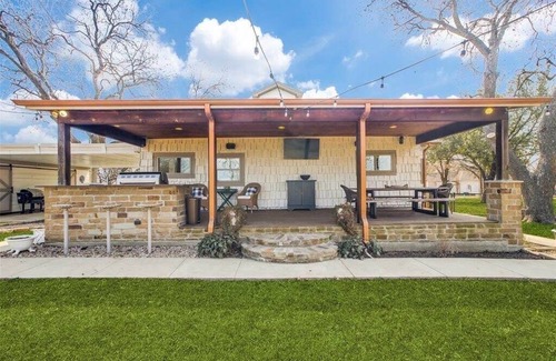 Celina House | Southern Charmer Near Town Square