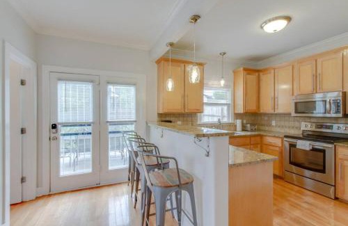 Hope Gardens House | Southern City Comfort Huge Private Backyard