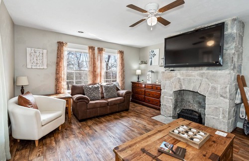 Fort Payne Other | Southern Comfort Farmhouse | WiFi | Dog Friendly | Near Preserve | Fire Pit |BBQ