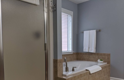 Fayetteville House | Southern Comfort - Quiet Spacious Serenity