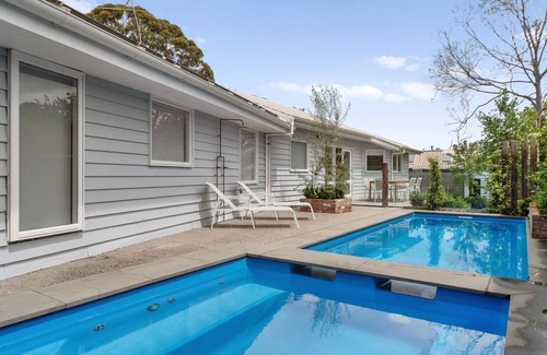 Balnarring House | Southern Comfort - Relaxing poolside indulgence