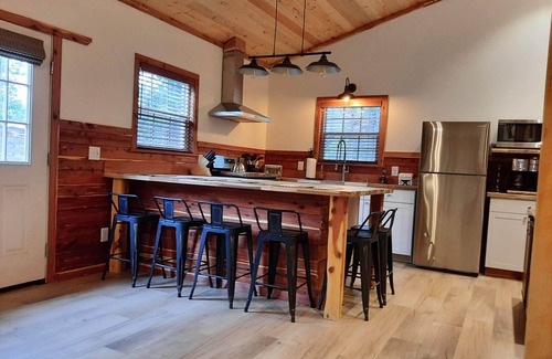 Lebanon Cabin | Southern Country "Cowboy" Hospitality at the Twin Oaks Guest Ranch Nashville TN