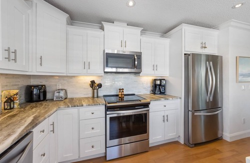 Holmes Beach House | Southern Cross: 3 Min Walk to Gulf Beach