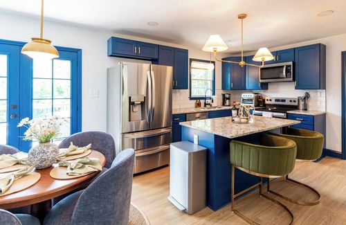 Berea House | Southern Retreat Pool, Hot Tub & Games Near DT