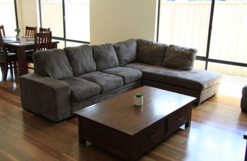 Southern River House | Southern River Family Accommodation. Free WiFi